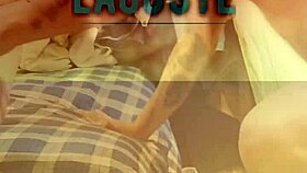 Profesor convence a alumna y la pone a mamarle