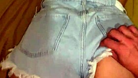 Amateur girl with a big ass fucked without taking off her shorts