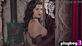 big ass milf dizzy mslizzyy exposes amazing curvy body posing in sexy lingerie.