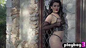 big ass milf dizzy mslizzyy exposes amazing curvy body posing in sexy lingerie.