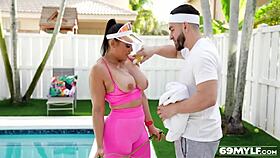 Hot Milf Carmela Clutch Her Big Booty Workout