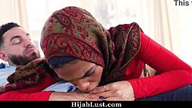 Teaching my inexperienced hijab stepsister to fuck with big cock and oral lessons