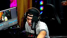 Bi Mejia Colocou Os Peitos Pra Fora E Pediu Pro Ruan Apertar Eles Bem Gostoso Ela Ficou Molhada E Gemendo De Tes�o - P�pum No Barraco