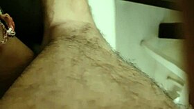 Nueva víctima gime delicioso en la cama