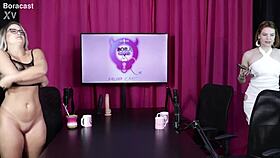 Loira Safada E Ruiva Gostosa Ficam Peladas E Recebem Uma Massagem Tântrica - Reh Queen Sheer Red