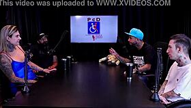 Couple Boldly Squirts While Peeing Together