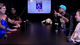 Couple Boldly Squirts While Peeing Together