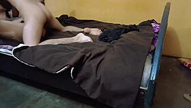 câmera escondida hermanastro se graba metiendo su polla en el coño de su hermanastra - porno latino