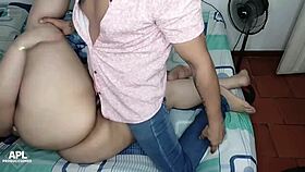 a esta puta gorda le gusta que la folle con su dildo preferido