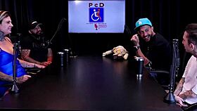 Couple Boldly Squirts While Peeing Together