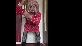 bisexual crossdresser craves swallowing your piss 😳