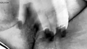 I feel my juicy phat pussy squirting intensely on my big ass