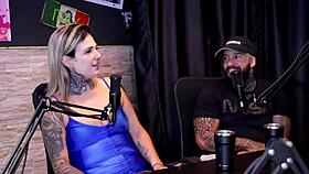 Couple Boldly Squirts While Peeing Together