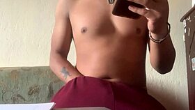 Maluma masturbates with her moans during fitness