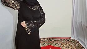 check out this sexy arabic girl dancing in hijab, shaking her ass to arabic music 😍