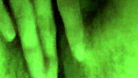 Dlakava PIČKA curi od intenzivnog orgazma