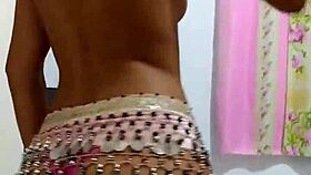 odalisque shakes hips nicely