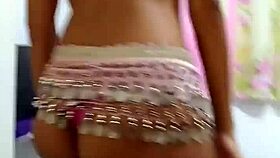 odalisque shakes hips nicely