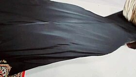 check out this sexy arabic girl dancing in hijab, shaking her ass to arabic music 😍