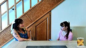 Tutty brune sublime se régale avec cette bite