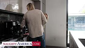 New neighbor sadie summers is horny and needs some heavy cream 😏