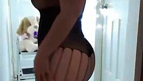 Mexican milf shares her culture insights 😊