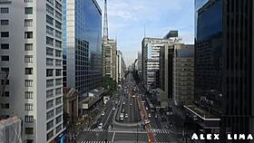 eu chegei e vi ela com a amiga, transei ambas