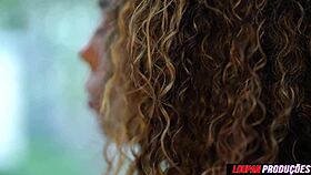 moreninha natural cheia de tesao dando cuzinho e xota sem camisinha