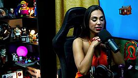 didy reis shows her beautiful tits on podcast