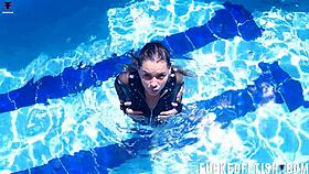 Underwater Jessica Bunny Swims With Her Boobs And Ass In The Pool