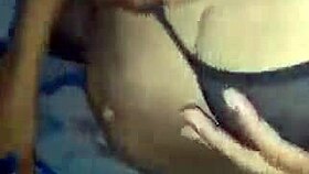 Vecina de culo perfecto se deja follar pequeña vagina joven amigo del padre