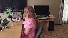 the milf gave me a handjob before bedtime in our homemade couple session