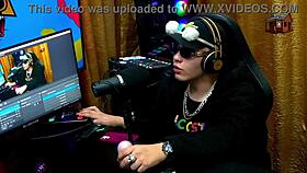 didy reis shows her beautiful tits on podcast