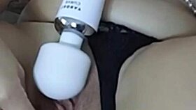 Mon Vibro Pour Mon Clito et Un Lush Pour Ma Chatte