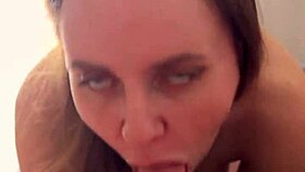 Quick homemade creampie with sexy wife 😏