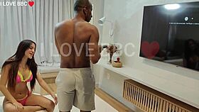 Novinha Acaba De Fazer 18 Anos E Trai O Namorado Com Uma Rola Grande E Grossa - Ser� Que O Corno Vai Aguentar Ver Esse V�deo