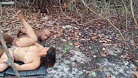 Vizinha Safada E Vista Fudendo No Mato Com O Seu Amante Até O Cu Ela Deu Com Raiva Do Marido Corno