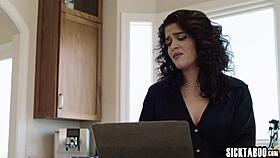 Victoria Voxxx Calls Troubleshooter Fucked