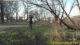 I enjoy pissing outdoors securely