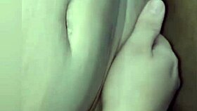 Gemendo muito e tendo fortes orgasmos do cu para buceta da buceta para o cu