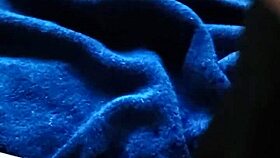 Helsbels pumps greedy pussy for squirting fun?