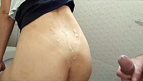 funcionaria faz sexo em banheiro publico