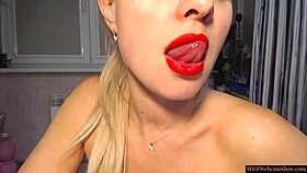 Hot Blonde Milf Webcam Model With Great Ass And Wide Hips