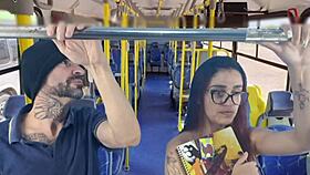 Estudante foi encoxada dentro do onibus