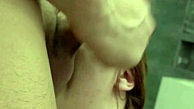 Eva Berger a její bublinový zadek dostane špinavý deepthroat a extrémní anál po interviewu 😈