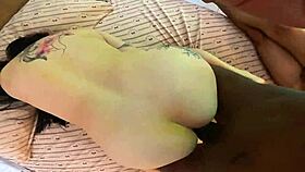 corno esposa tentando bbc na bunda dela