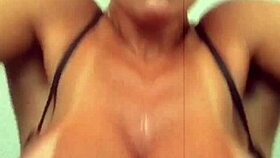 Vanessinha Vailatti Works Out Naked