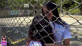 Chica, Vamos A Escapar Y Jugar Tijeras Salvajes