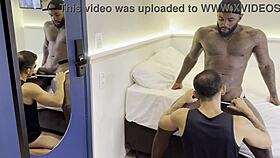 o negão baiano fodeu minha garganta até leitar