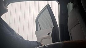 Punheta Arriscada Na Rua Para Estudante Que Estava No Ponto De Ônibus!